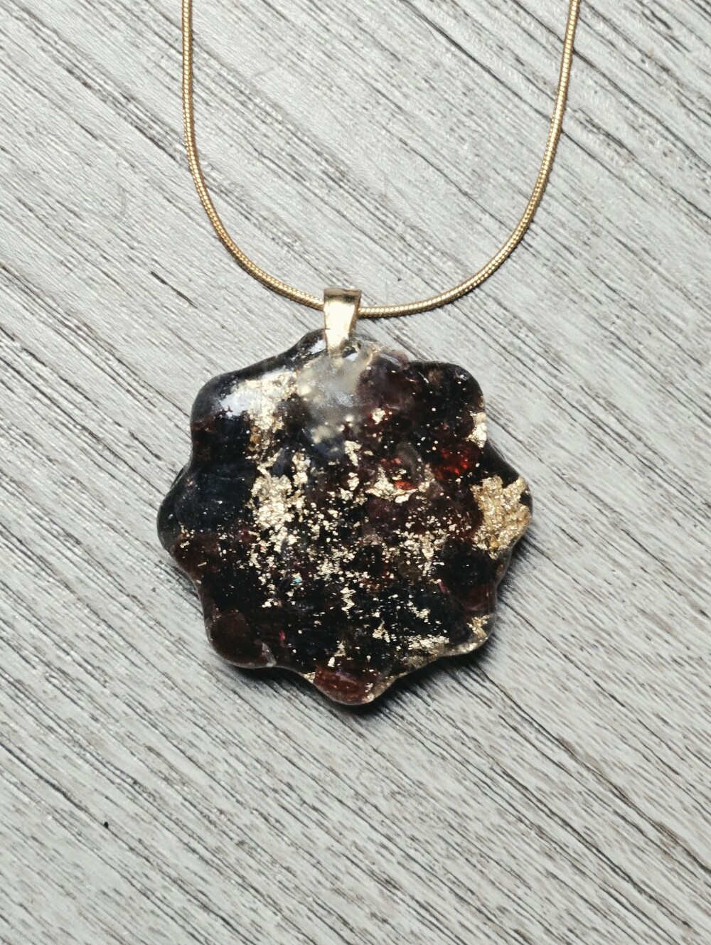 Garnet Gold Flake Resin Flower Pendant Necklace 18kgp Snake Chain 20 Inch
